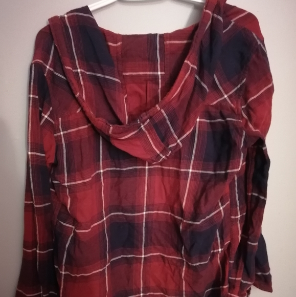 Flannel like with a hood - Picture 2 of 2